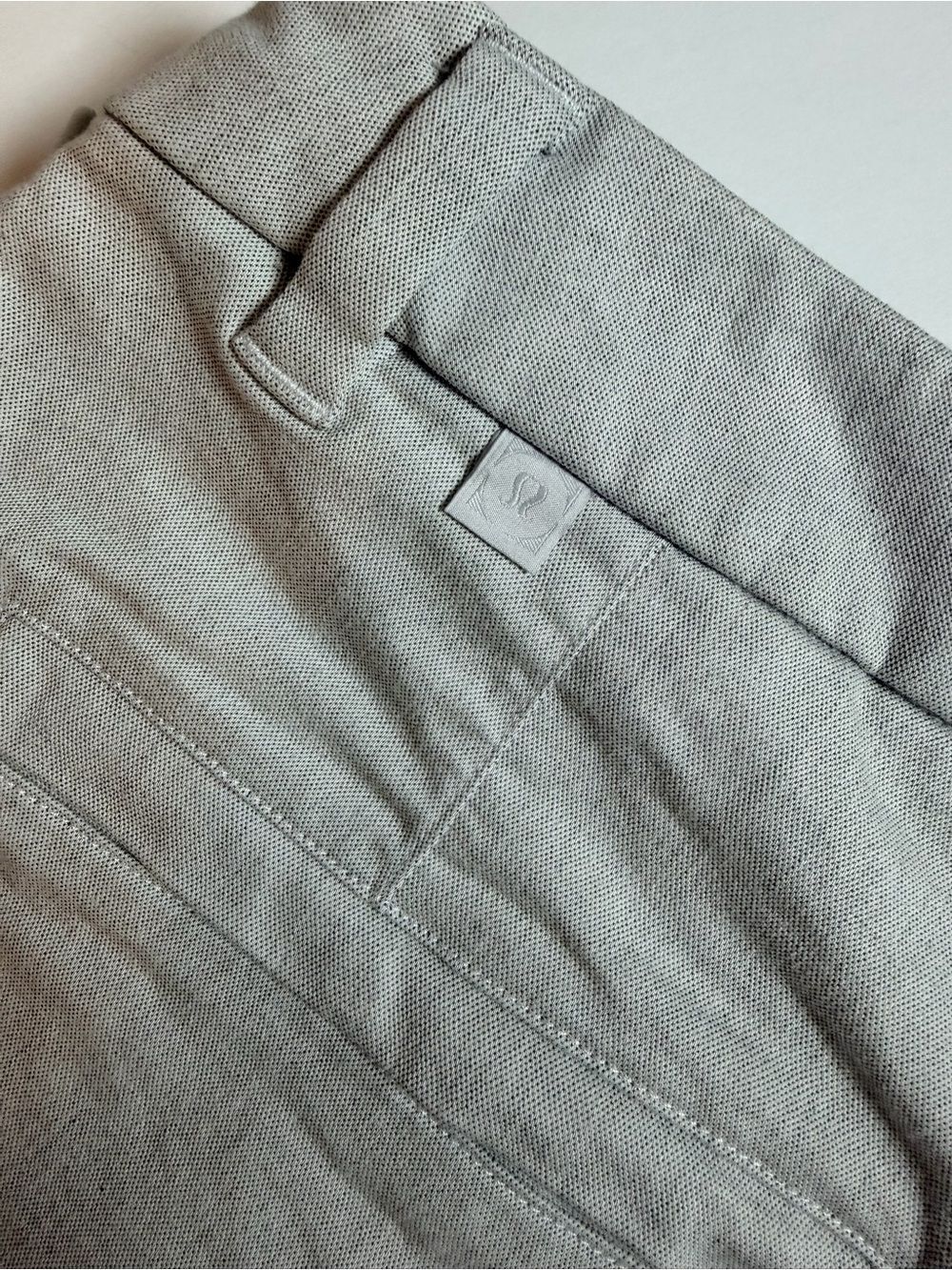 Lululemon Mens Commission Short Classic 9" Size 32 Light Gray Flat Front LM7AK7